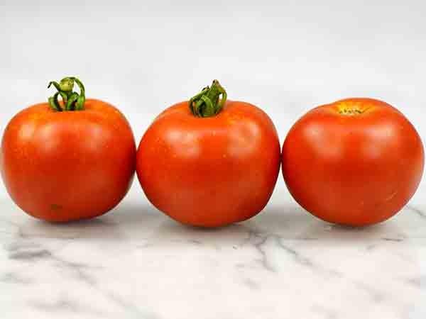Photo of Tomato (Solanum lycopersicum 'Stupice') uploaded by Joy