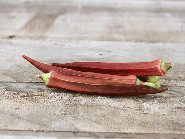 Photo of Okra (Abelmoschus esculentus 'Bowling Red') uploaded by Joy