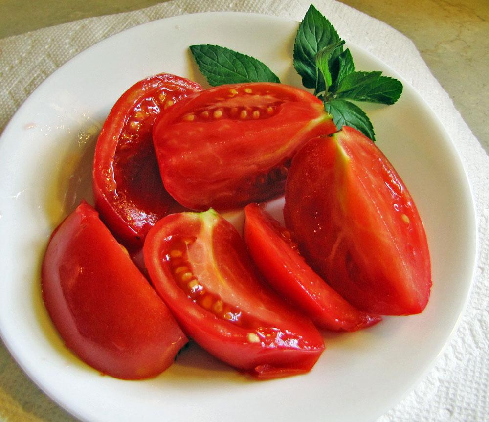 Photo of Tomato (Solanum lycopersicum 'Pink Girl') uploaded by TBGDN